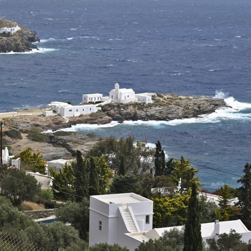 Western Cyclades; by bike and on foot on Milos, Sifnos and Serifos